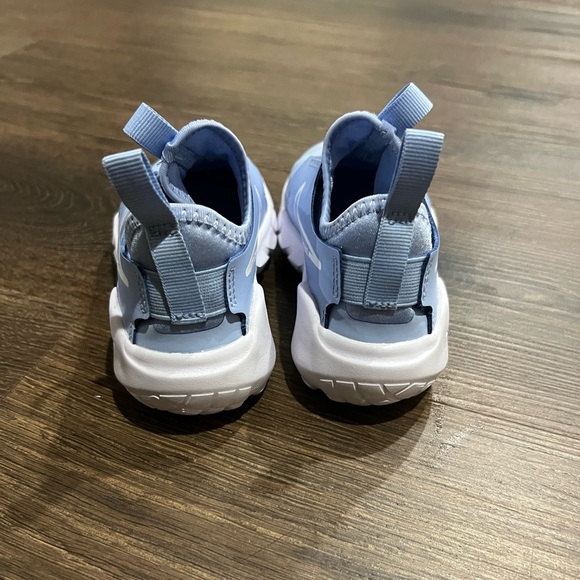 Girls Nike Flexrunner Sneaker 12C - Picture 3 of 4